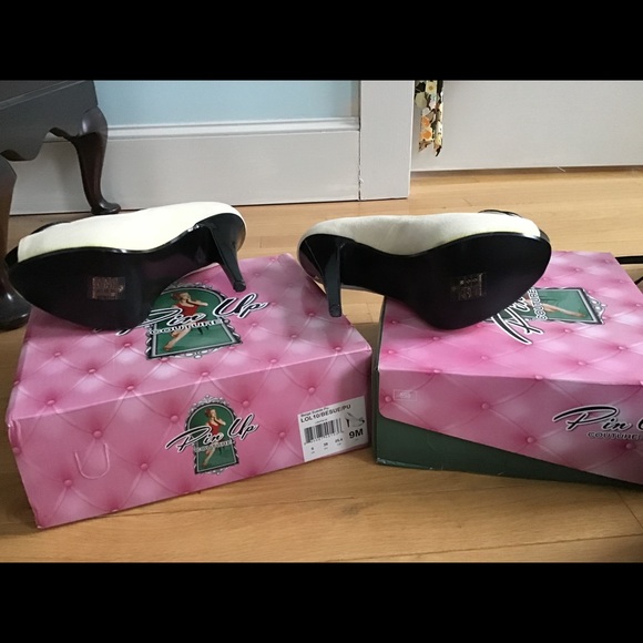 Pin Up Couture Platform Pumps - Picture 2 of 5